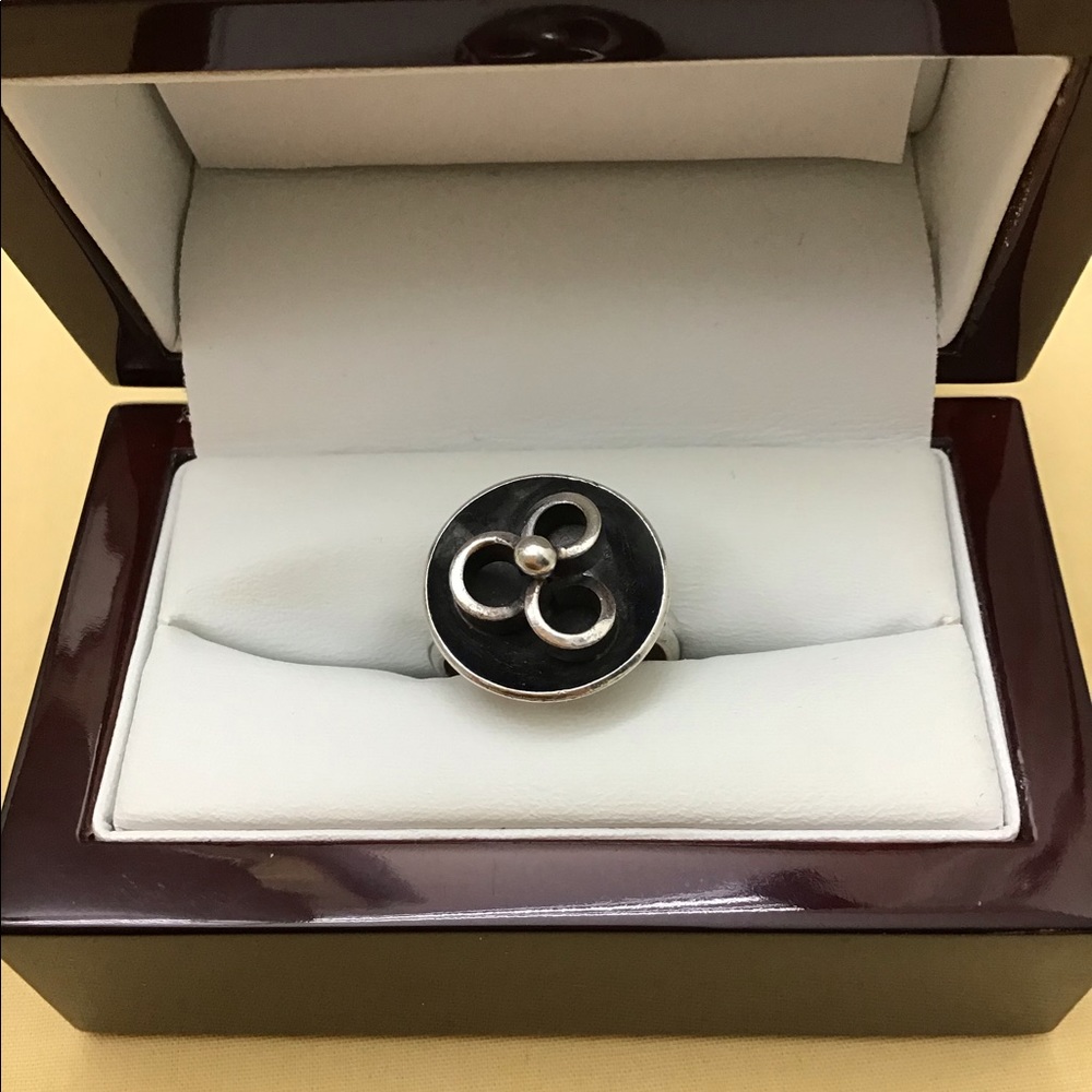 Ring